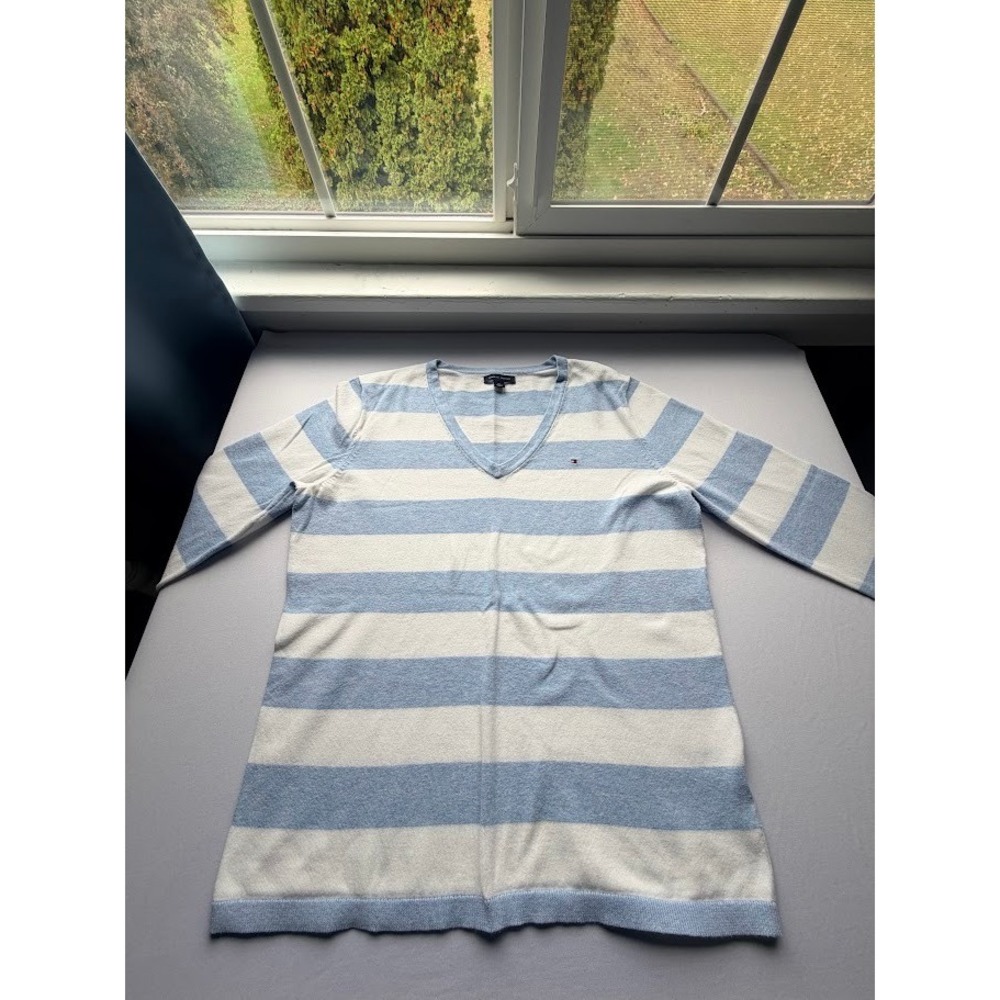 Classic Preppy Tommy Hilfiger Women's Striped V-Neck Sweater - Size Large